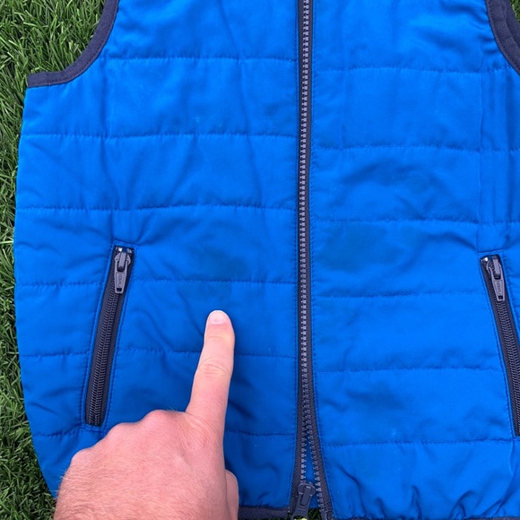 OshKosh // Zip-Up Puffer Vest // Boys Size 4 - Picture 6 of 7